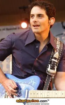 Brad Paisley - Brad Paisley-DLL-024684.jpg